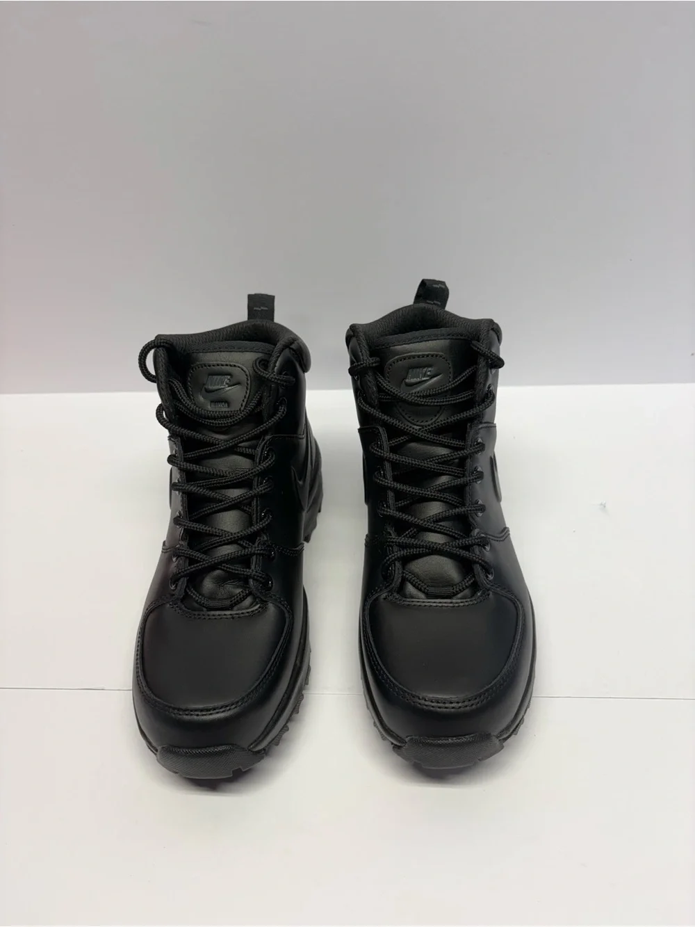 Nike black closure
